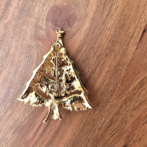 Gold festive Christmas tree brooch pin with red and green gemstones - Picture 3 of 3
